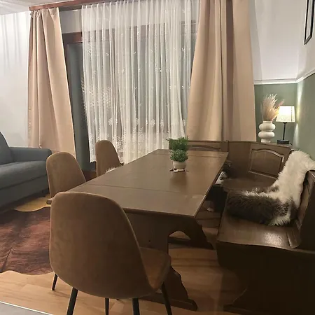 Family Base Near Fee With Mountain View * סאס-גרונד