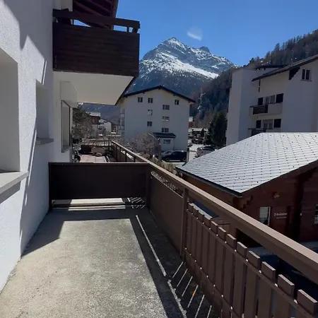 Family Base Near Fee With Mountain View *