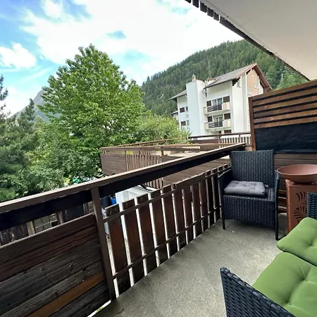 Family Base Near Fee With Mountain View